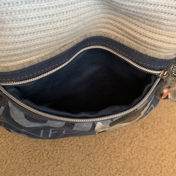 Fuzzy Nation Chihuahua Crossbody Purse - Picture 6 of 15